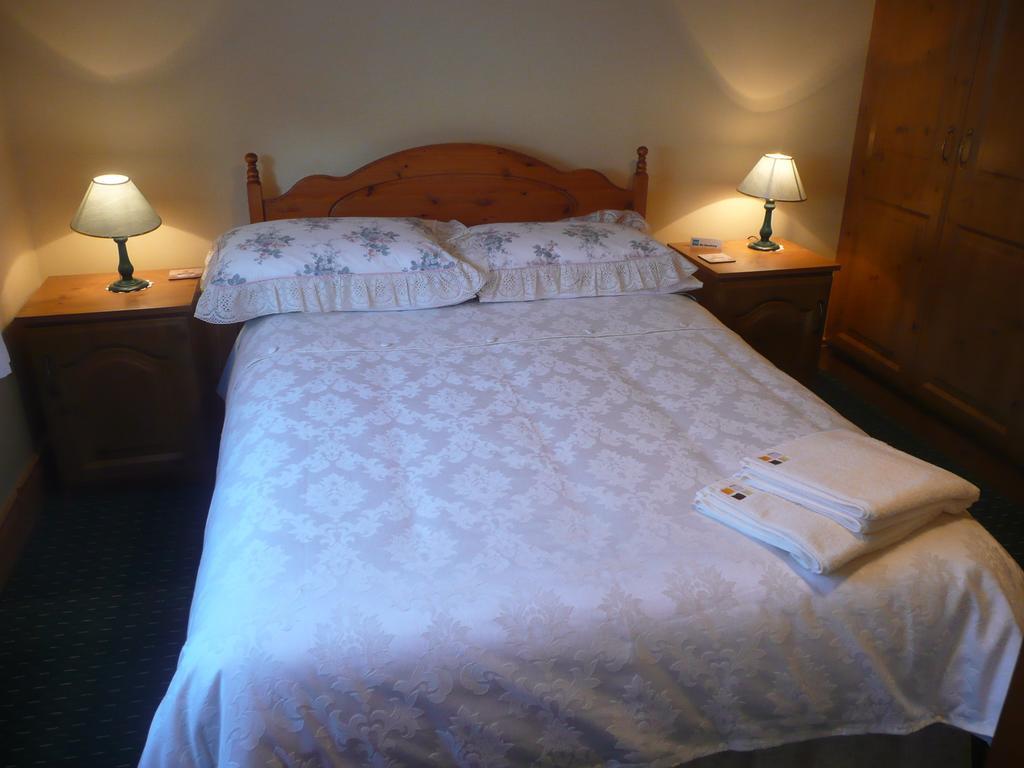 The Three Arches Bed and Breakfast Louisburgh Rum bild
