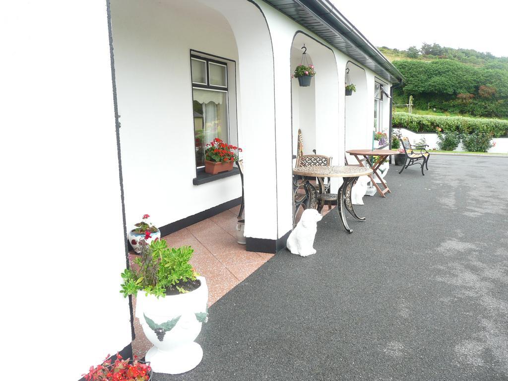 The Three Arches Bed and Breakfast Louisburgh Exteriör bild