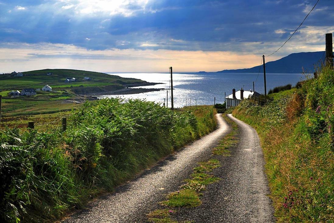 The Three Arches Bed and Breakfast Louisburgh Exteriör bild