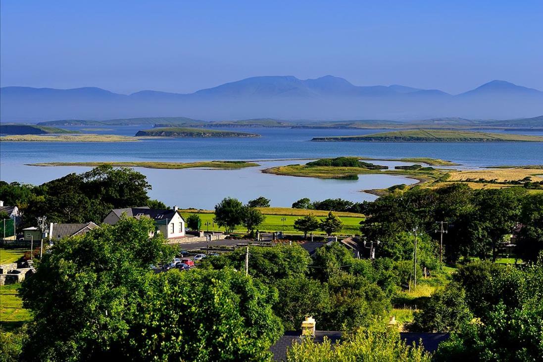 The Three Arches Bed and Breakfast Louisburgh Exteriör bild
