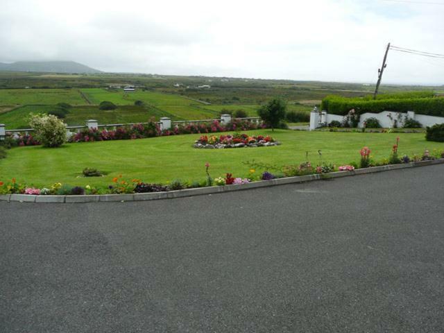 The Three Arches Bed and Breakfast Louisburgh Exteriör bild