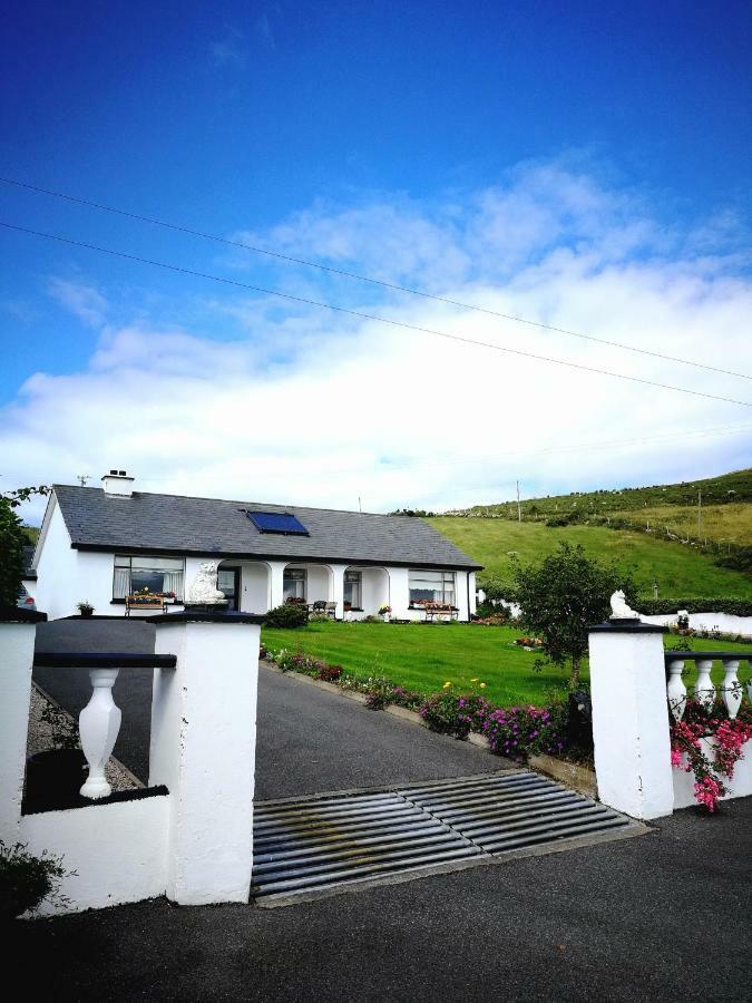 The Three Arches Bed and Breakfast Louisburgh Exteriör bild