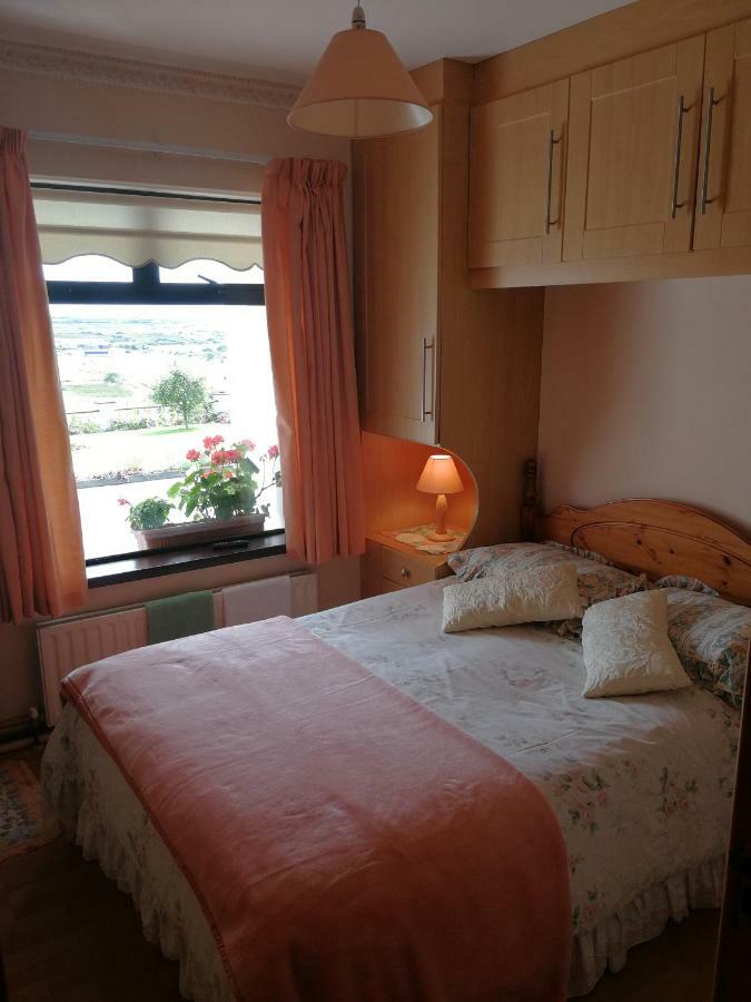 The Three Arches Bed and Breakfast Louisburgh Exteriör bild